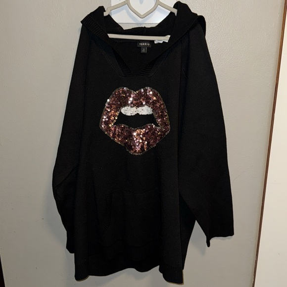 Torrid Breast Cancer Awareness Sequined Lips Sweater Size 3 - Picture 2 of 7